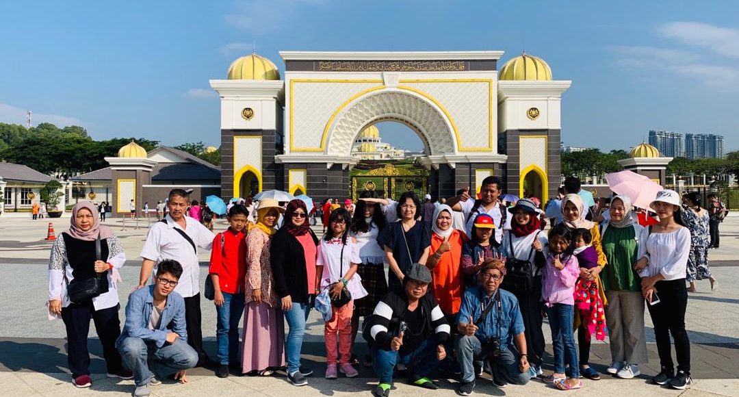 group paket tour 3 negara