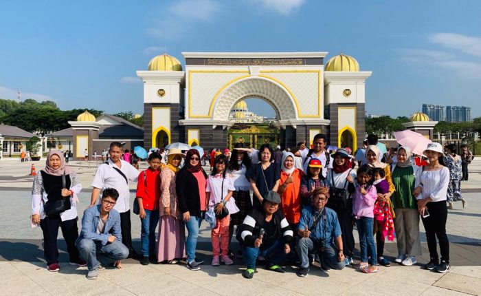 group paket tour 3 negara