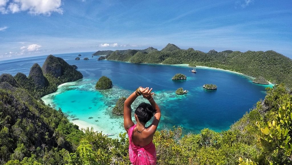 paket tour raja ampat